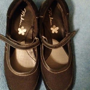 Black shoes